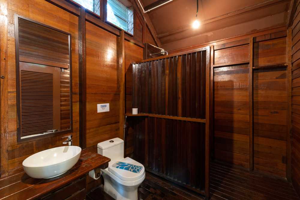 En-suite bathroom with hot shower in an ironwood chalet